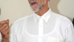 Občina Ajdovščina, ki jo vodi Marjan Poljšak, bi s prodajo zemljišča za bioplina