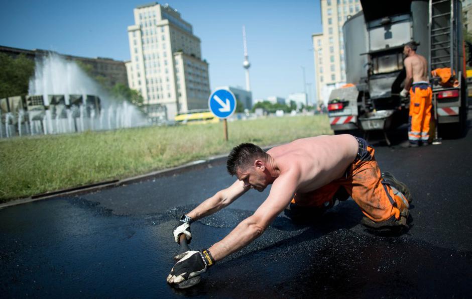 Asfaltiranje | Avtor: EPA