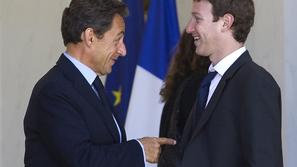 Nicolas Sarkozy je konec maja takole "dregnil"  Mark Zuckerberga.