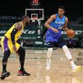 LeBron James Giannis Antetokounmpo Bucks Lakers