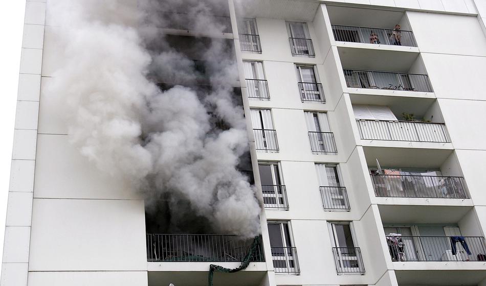 43-letnica naj bi poskušala požgati blok v Ljubljani