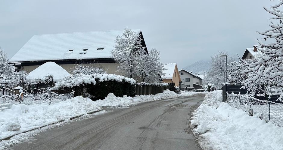 Stražišče, Škofjeloška cesta, Kranj, sneg | Avtor: Peter Šalamon