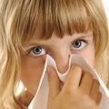 V času povečanega števila respiratornih okužb zdravniki še posebej odsvetujejo k