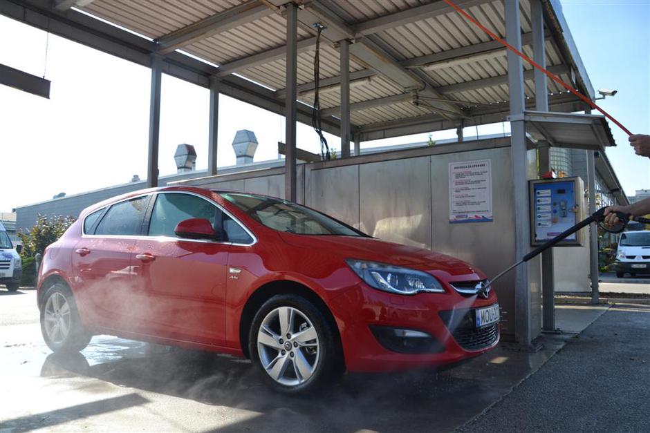 Pranje avtomobila | Avtor: Gregor Prebil