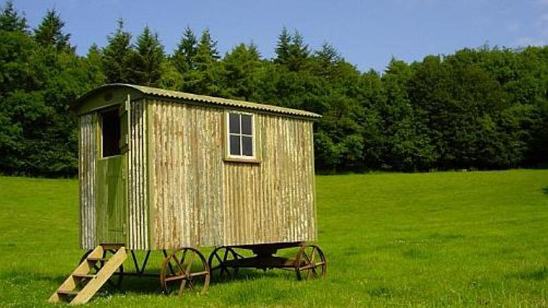 Pastirske hiške na kolesih nimajo več "pastirske" vloge, ampak so postale vrtne 