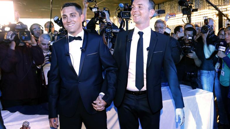 razno 29.05.13. poroka, istospolni, gej, Bruno Boileau (L) and Vincent Autin hol