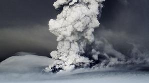 vulkan Grimsvötn islandija pepel