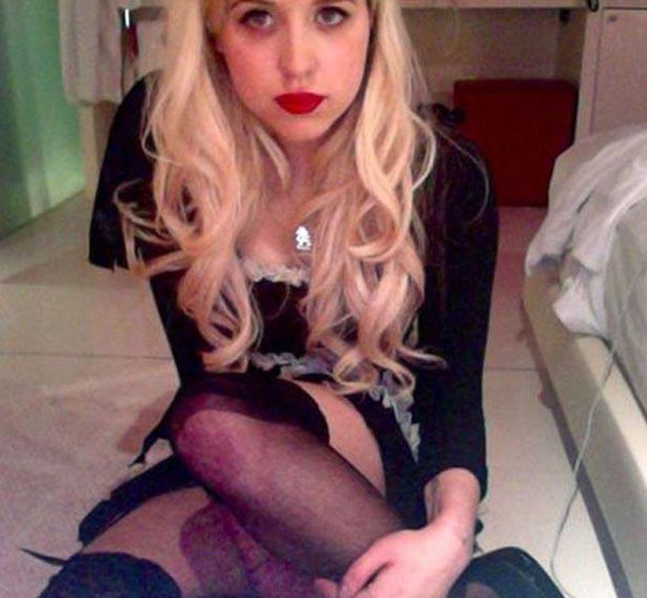 Peaches Geldof, hčerka Boba Geldofa, rada pozira v seksi pozah.