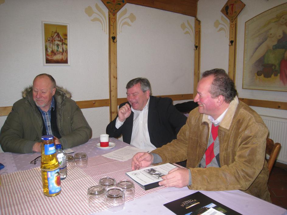 Stane Krnc, Zdravko Mastnak in Slavko Podboj so napovedali pestre prireditve tud