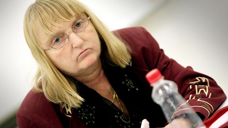 Za Tanjo Dular z direktorata za invalide je obrazec le kiks. Za škandalozno napa