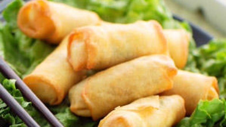 Cvrite, dokler zvitki ne dobijo značilne zlatorumene barve.