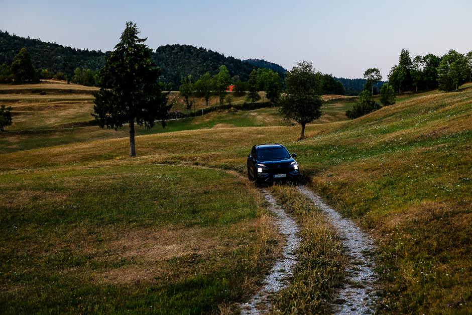 Mitsubishi Outlander PHEV Black Edition | Avtor: Saša Despot
