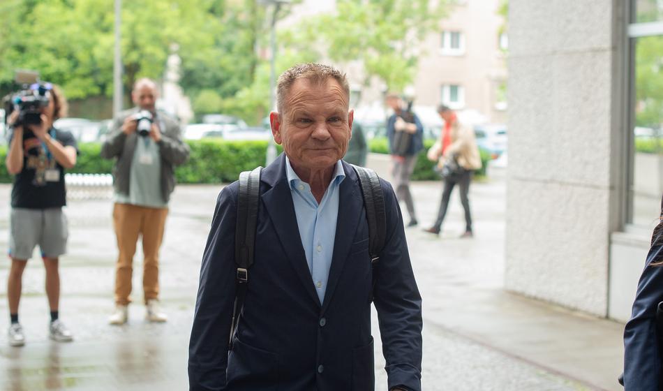 Matoz že v akciji, razrešil več načelnikov