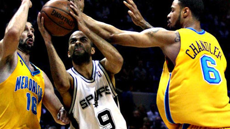 San Antonio se je izmuznil mimo New Orleansa.