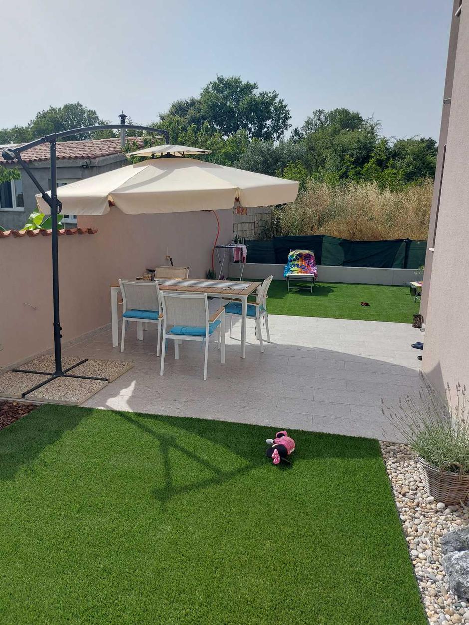 vrtna miza | Avtor: Bralec