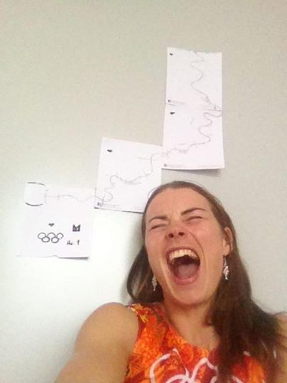 Tina Maze Facebook po zmagi v Sočiju smuk olimpijska zlata kolajna | Avtor: Facebook