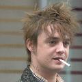 Pevec skupine Babyshambles Pete Doherty ima najslabšo pričesko.