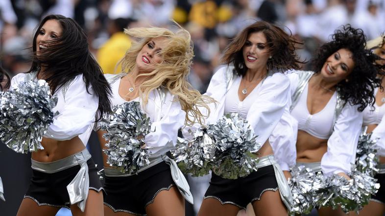 Oakland Raiders navijačice