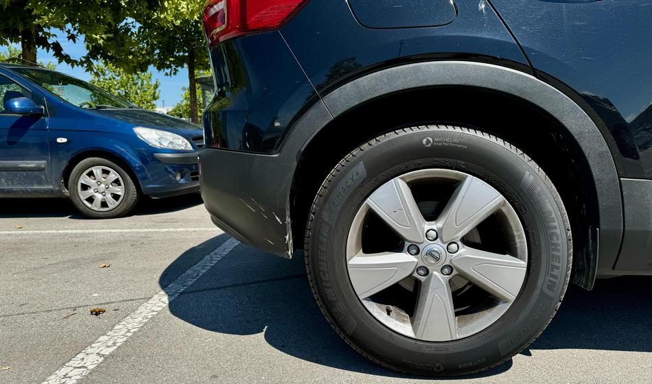 Sosed parkira na mojem zasebnem parkirnem mestu, kako lahko ukrepam?