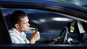 Kajenje v avtomobilu
