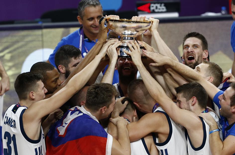 Finale Eurobasket, Slavje