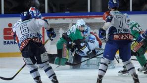 Telemach Olimpija Medveščak liga Ebel Bežigrad stadion Ice Fever Hebar Ouzas