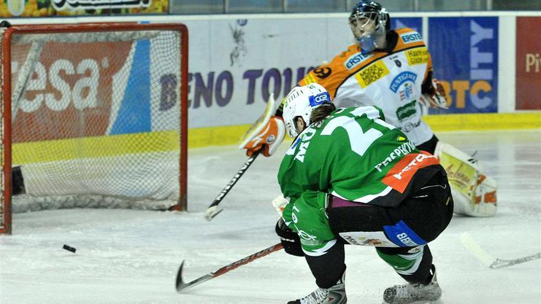 Olimpija, hokej, mustonen