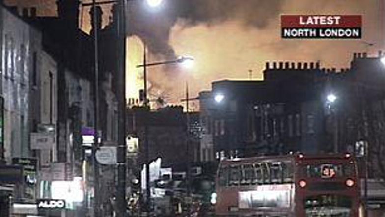 Camden Market privablja mnoge obiskovalce.