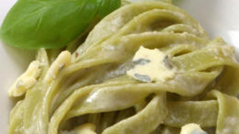 Namesto peteršilja lahko dodate baziliko.