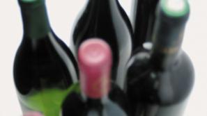 Steklenice rdečega vina