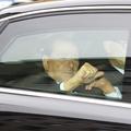 Berlusconijev prihod na sodišče. (Foto: Reuters)