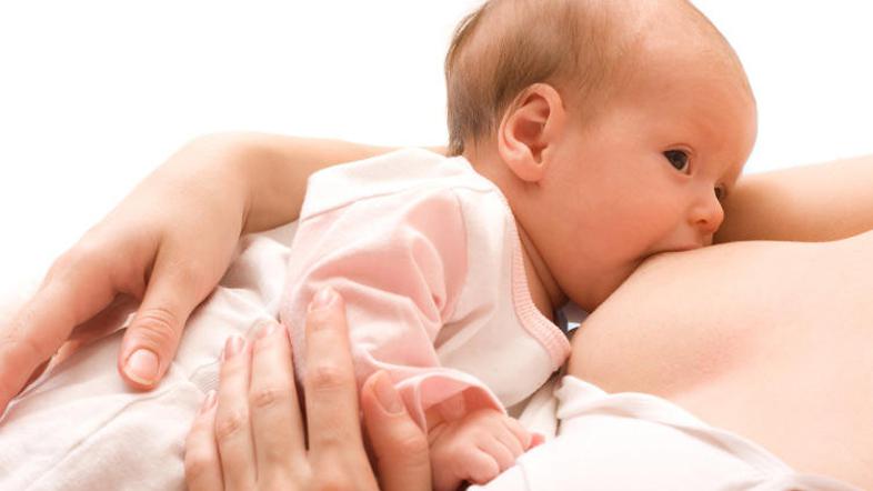 Naučite se pravilno dojiti in težave bodo izginile. (Foto: iStockphoto)