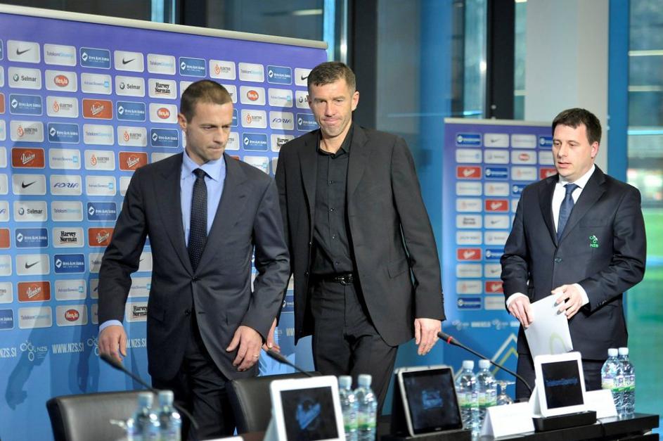 Katanec Čeferin Zavrl novinarska konferenca Brdo pri Kranju dres reprezentanca