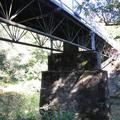 Poškodovan most čez reko Kokro.