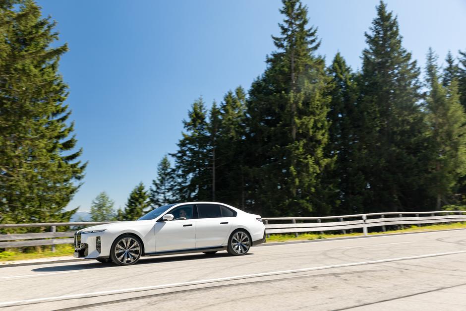 BMW serija 7 | Avtor: Žiga Intihar/BMW