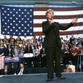 Demokratska predsedniška kandidatka senatorka Hillary Clinton nagovarja svoje pr