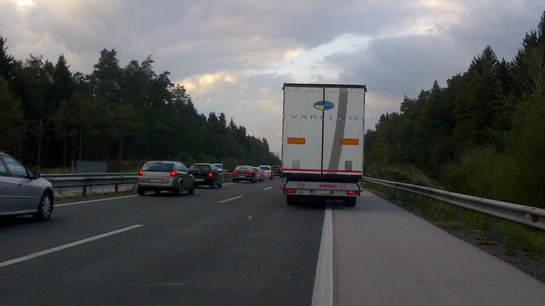 Nesreča na gorenjski avtocesti