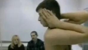 moški glava obračanje