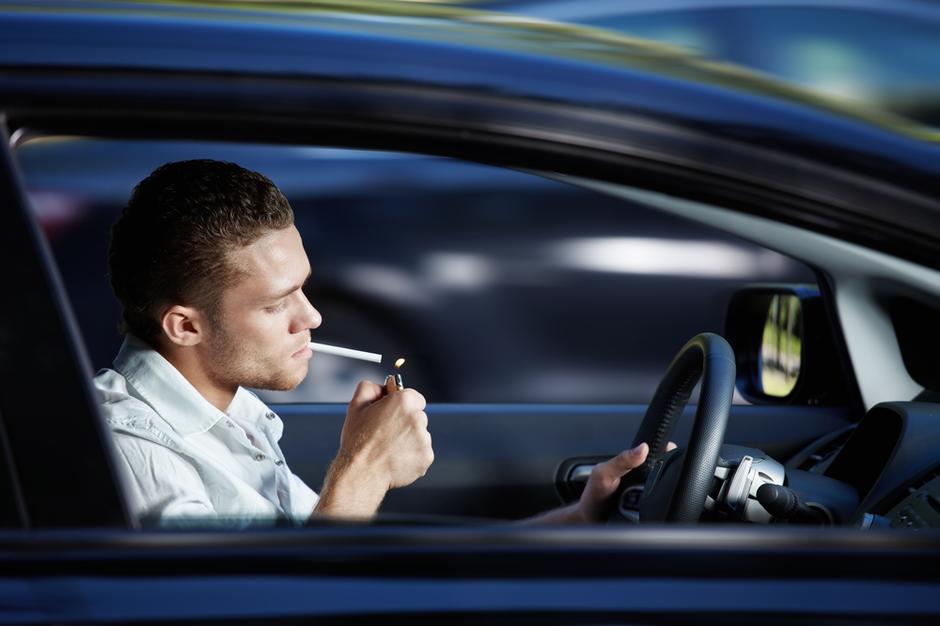 Kajenje v avtomobilu | Avtor: Shutterstock
