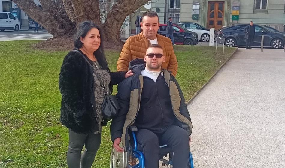 Obupana mati: Iščem zdravnika, ki bi se zavzel za mojega invalidnega sina