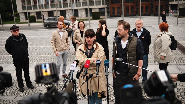 Tiskovka Inštitut 8. marec in Glas ljudstva