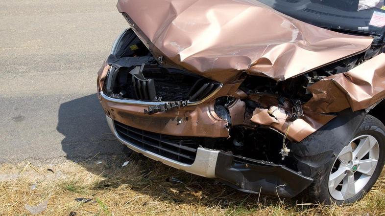 prometna nesreča avtomobil