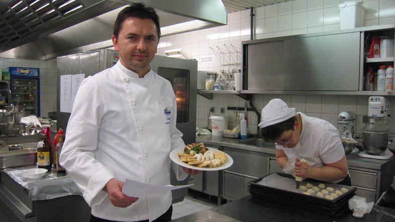 Največ povpraševanja na Gorenjskem je bilo po kuharjih. (Foto: Katarina Pernat)