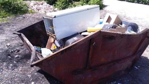 Zabojnik za odpadke, Rakova jelša