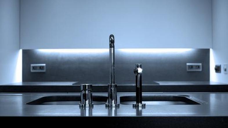 Korita že nekaj časa niso zgolj nujen element kuhinje, temveč imajo tudi estetsk