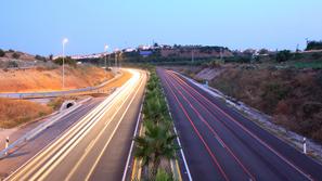 Španci bodo zaradi varčevanja z državnimi zalogami vse dražjega bencina po avtoc