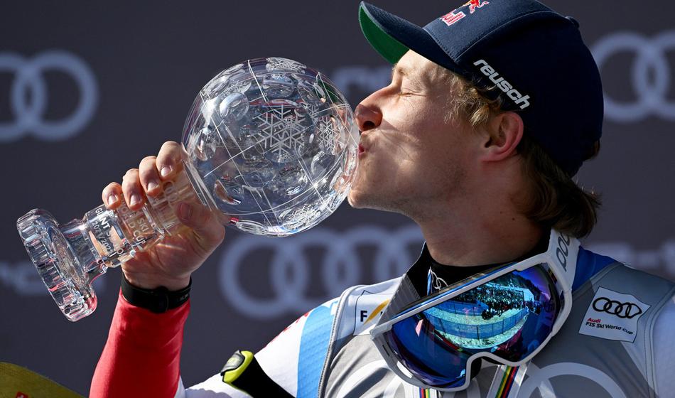 Vreme pokvarilo načrte obema Slovencema, oddan še en mali globus