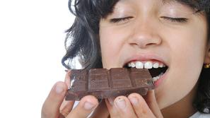 Namesto čokolade naj vaš otrok v vrtec raje prinese suho sadje in oreščke.