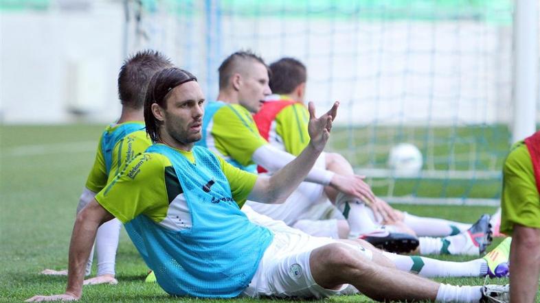 trening stožice slovenija pred belgija 2011