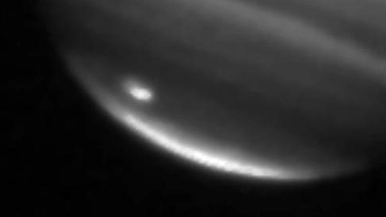Na Jupitru je nastala luknja v velikosti Zemlje.